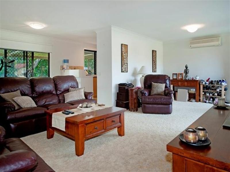 18 Wendoree Way, Coombabah QLD 4216