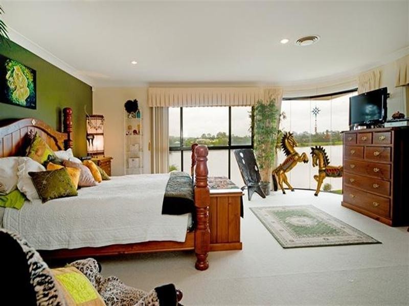 13 Princeton Street, Oxenford QLD 4210