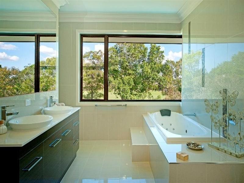 9113 Peter Senior Drive, Hope Island QLD 4212