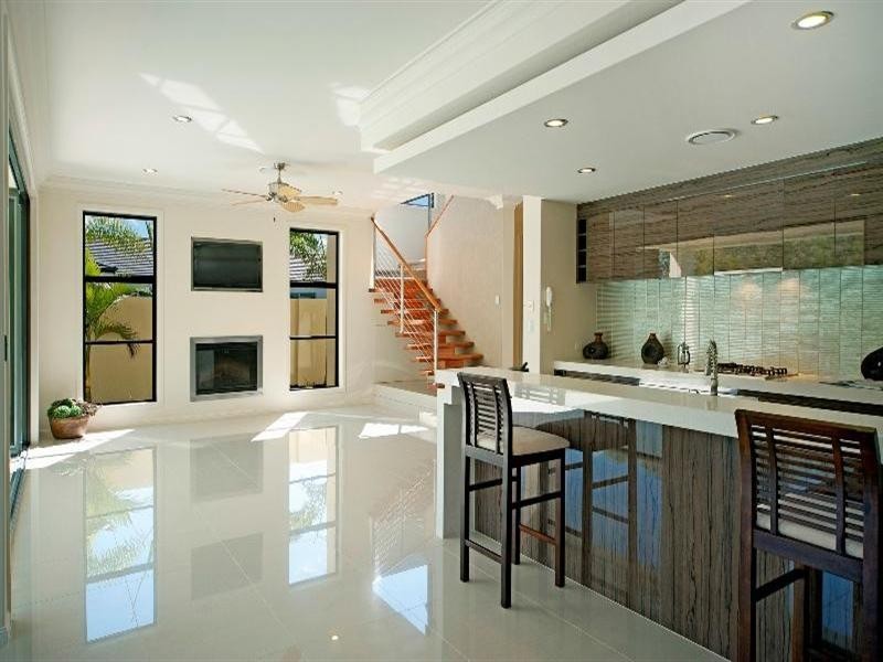 9113 Peter Senior Drive, Hope Island QLD 4212