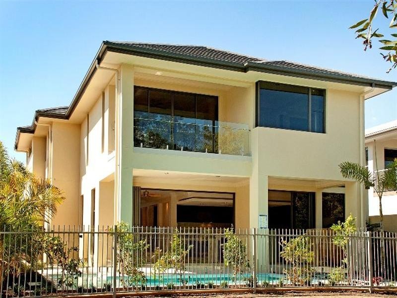 9113 Peter Senior Drive, Hope Island QLD 4212