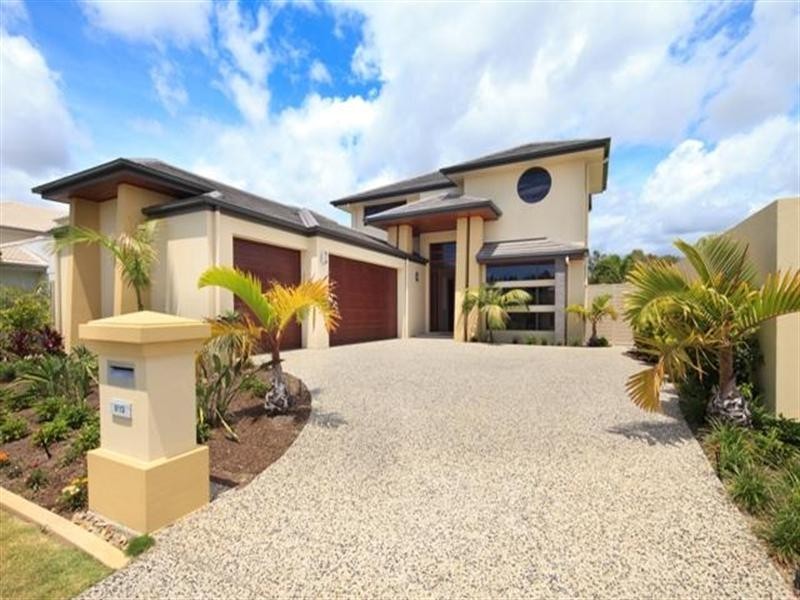 9113 Peter Senior Drive, Hope Island QLD 4212