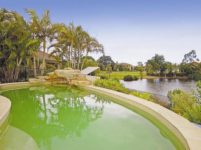 4 River Cove Place, Hope Island QLD 4212