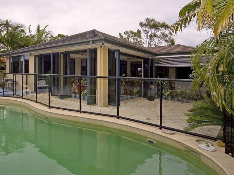 4 River Cove Place, Hope Island QLD 4212