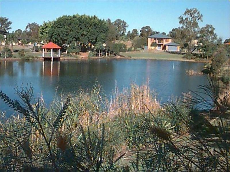 4 River Cove Place, Hope Island QLD 4212