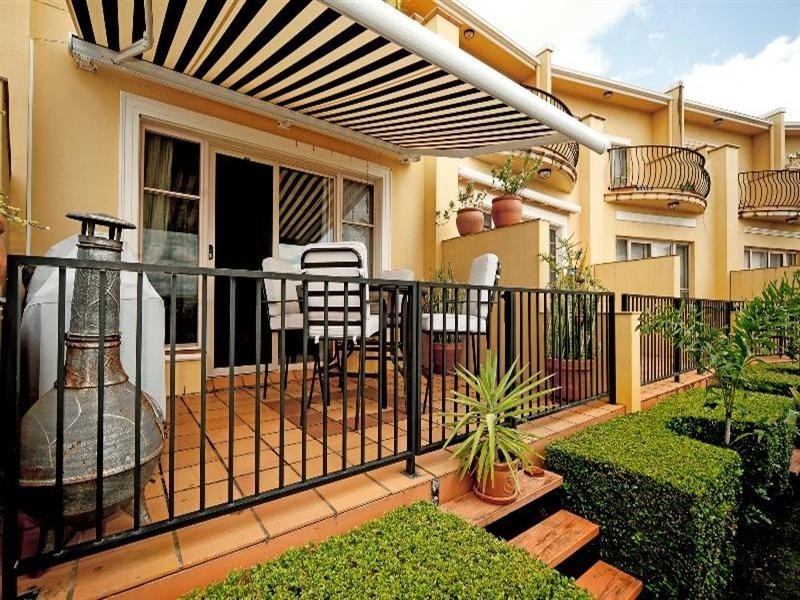 13/14 Pendraat Parade, Hope Island QLD 4212