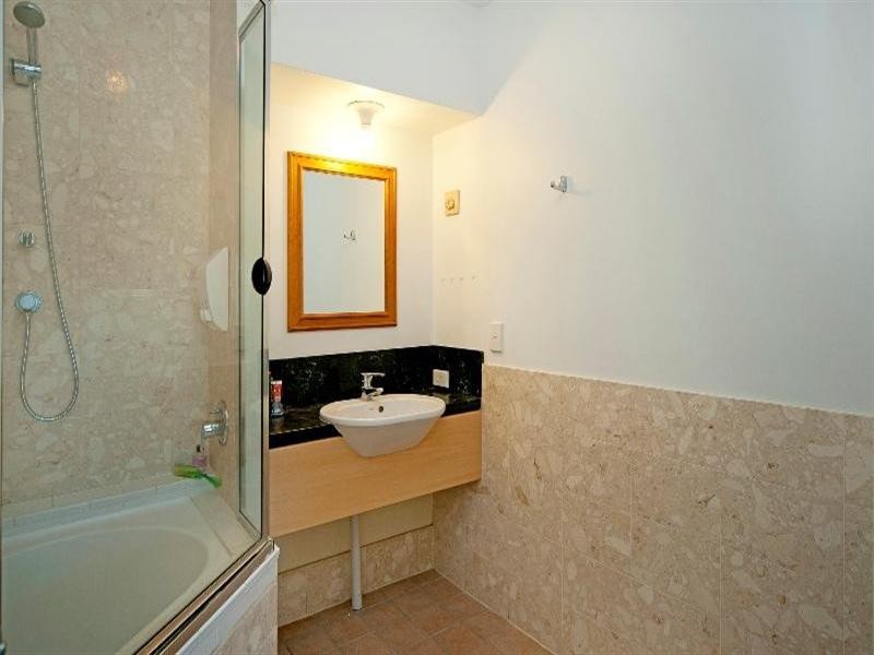 13/14 Pendraat Parade, Hope Island QLD 4212