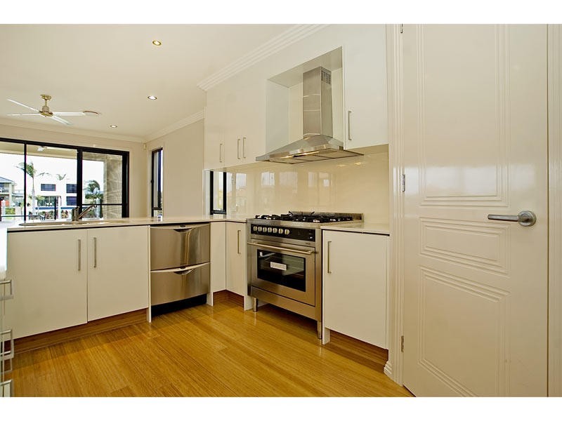 7406 Ellensbrook Drive, Hope Island QLD 4212