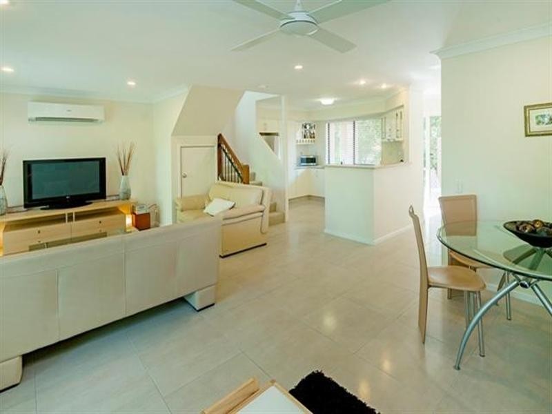 13/23 Santa Barbara Road, Hope Island QLD 4212