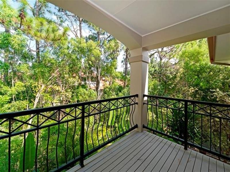 13/23 Santa Barbara Road, Hope Island QLD 4212