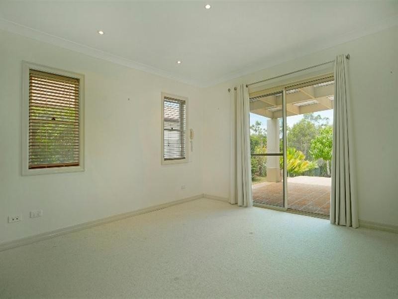 2 River Cove Place, Helensvale QLD 4212