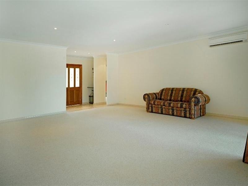 2 River Cove Place, Helensvale QLD 4212