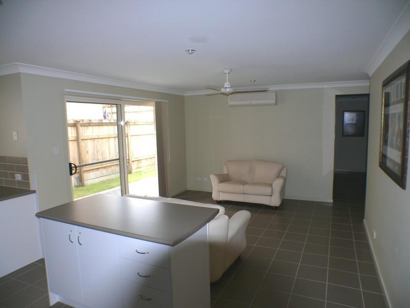 10 Trillers Avenue, Coomera QLD 4209