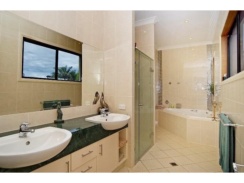 Hope Island QLD 4212