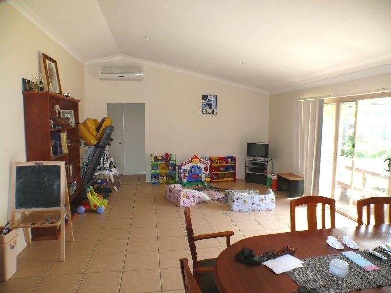 6 Billinghurst Crescent, Upper Coomera QLD 4209