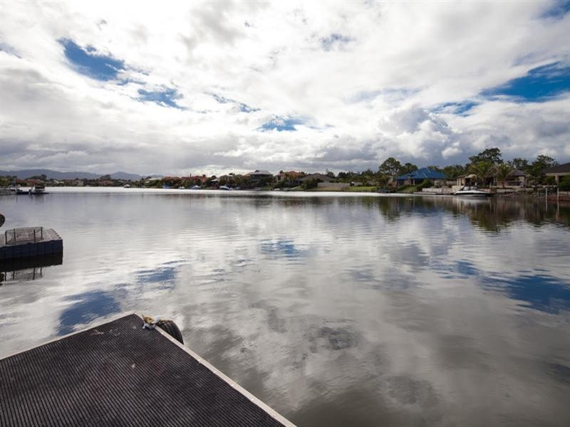 3 Saltair Grove, Helensvale QLD 4212