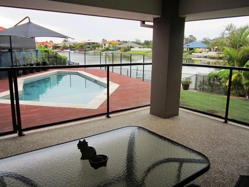 3 Saltair Grove, Helensvale QLD 4212