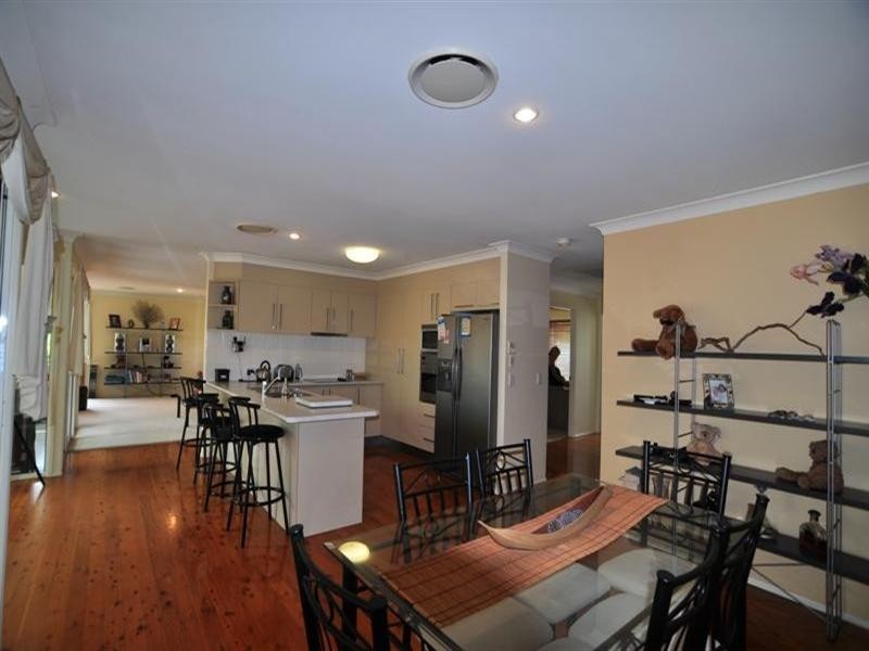 32 Monterey Keys Drive, Helensvale QLD 4212