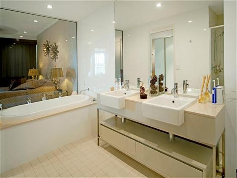 1739 Rialto Quays Drive, Hope Island QLD 4212