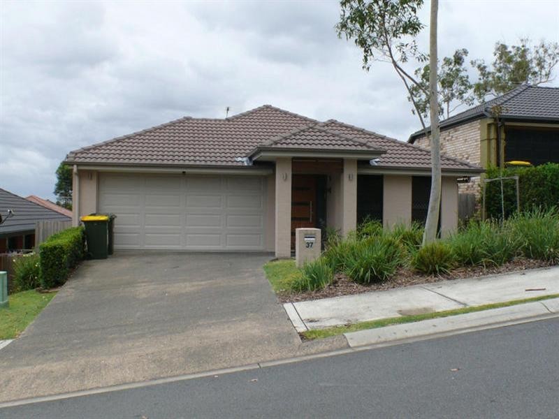 37 Woodlands Boulevard, Waterford QLD 4133
