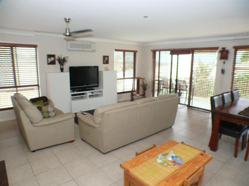 37 Woodlands Boulevard, Waterford QLD 4133