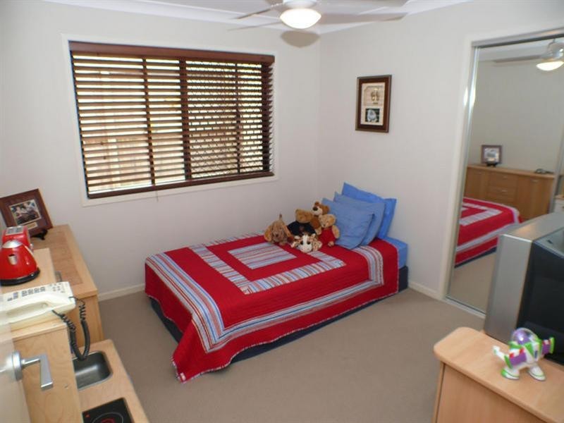 37 Woodlands Boulevard, Waterford QLD 4133