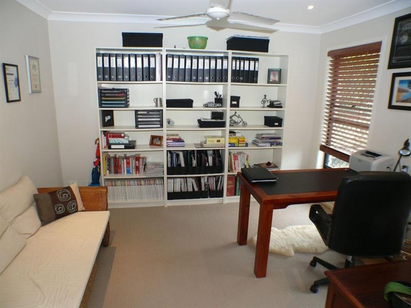 37 Woodlands Boulevard, Waterford QLD 4133