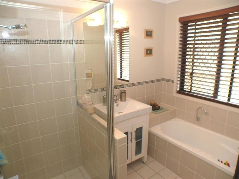 37 Woodlands Boulevard, Waterford QLD 4133