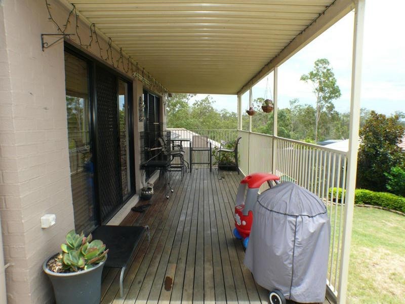 37 Woodlands Boulevard, Waterford QLD 4133