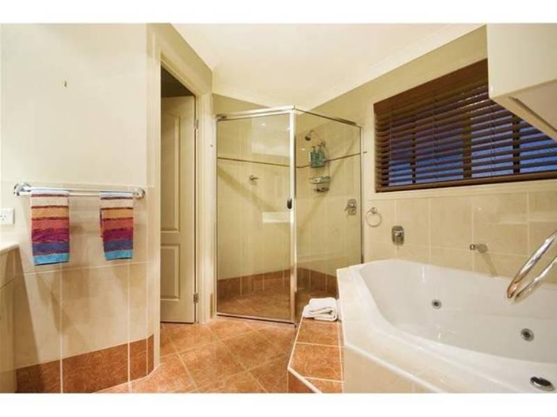 25 Calmwater Crescent, Oyster Cove, Helensvale QLD 4212