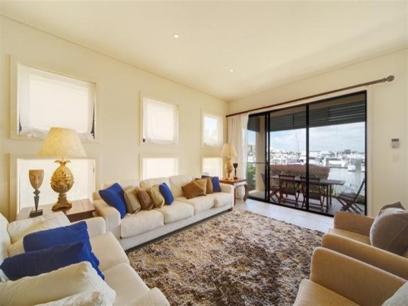 1513 Rosebank Way West, Hope Island QLD 4212