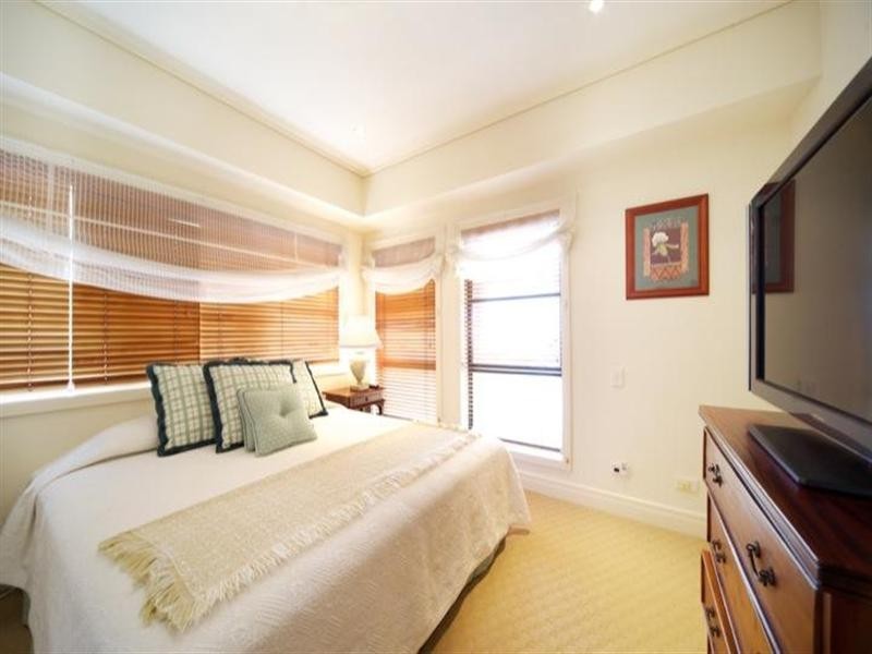 1513 Rosebank Way West, Hope Island QLD 4212