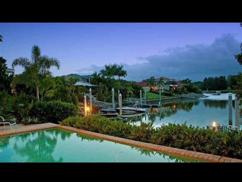 2112 Carlton Drive, Hope Island QLD 4212