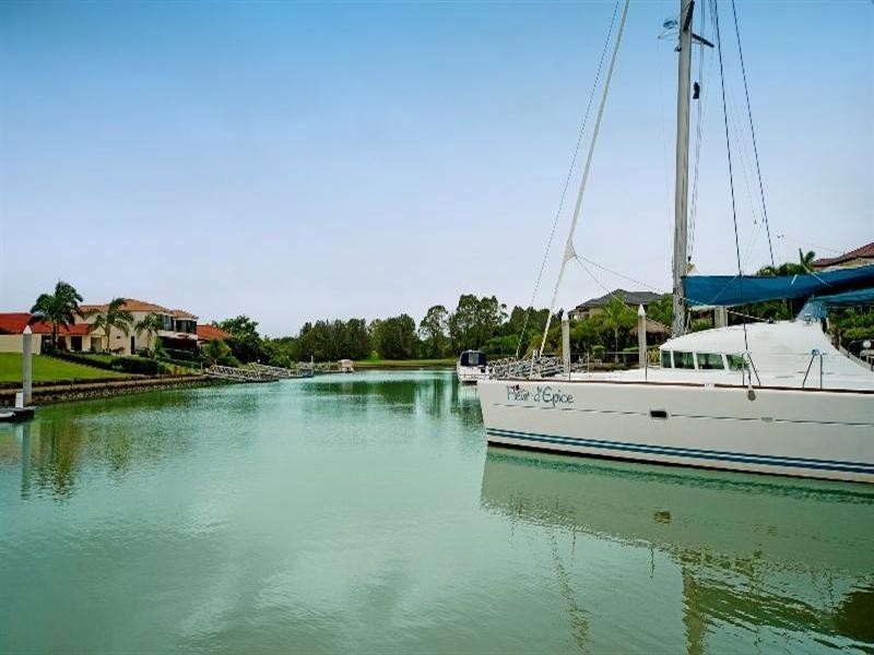 2112 Carlton Drive, Hope Island QLD 4212