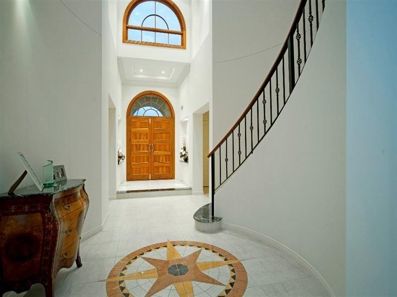 1670 Riverdale Drive, Hope Island QLD 4212