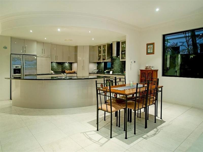 1670 Riverdale Drive, Hope Island QLD 4212