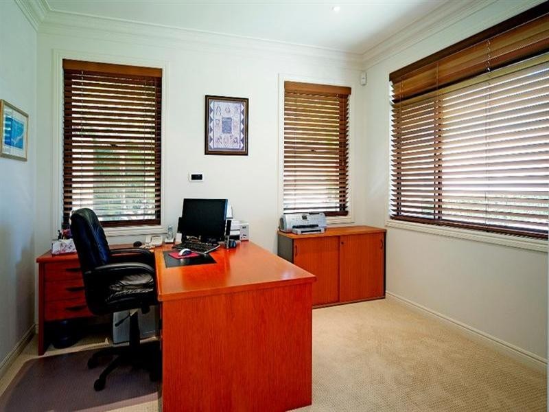 1670 Riverdale Drive, Hope Island QLD 4212