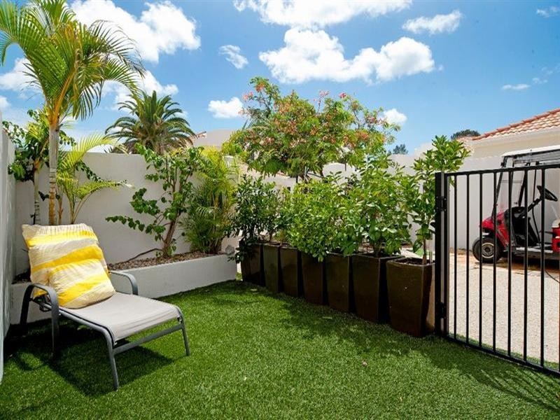 8891 Magnolia Drive East, Hope Island QLD 4212