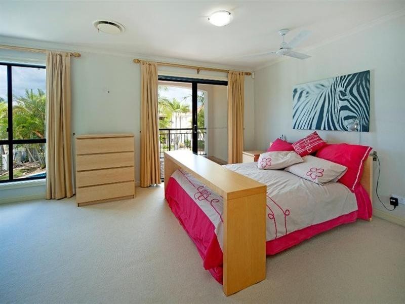 8891 Magnolia Drive East, Hope Island QLD 4212
