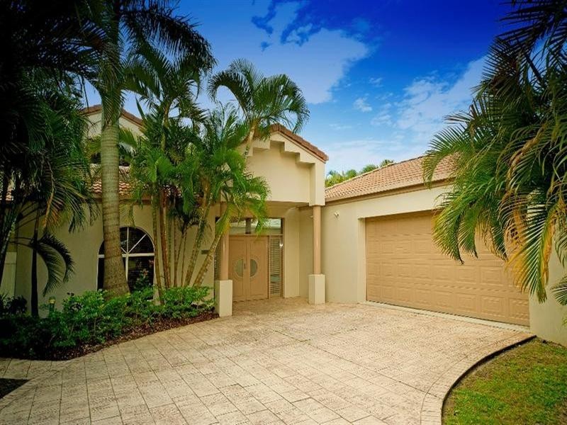 8208 Magnolia Drive, Hope Island QLD 4212