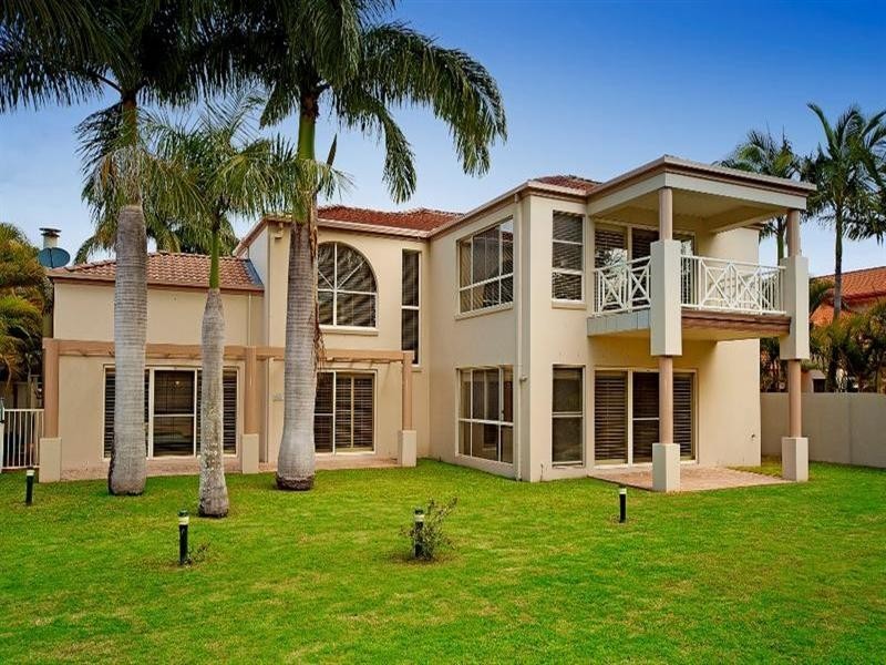 8208 Magnolia Drive, Hope Island QLD 4212