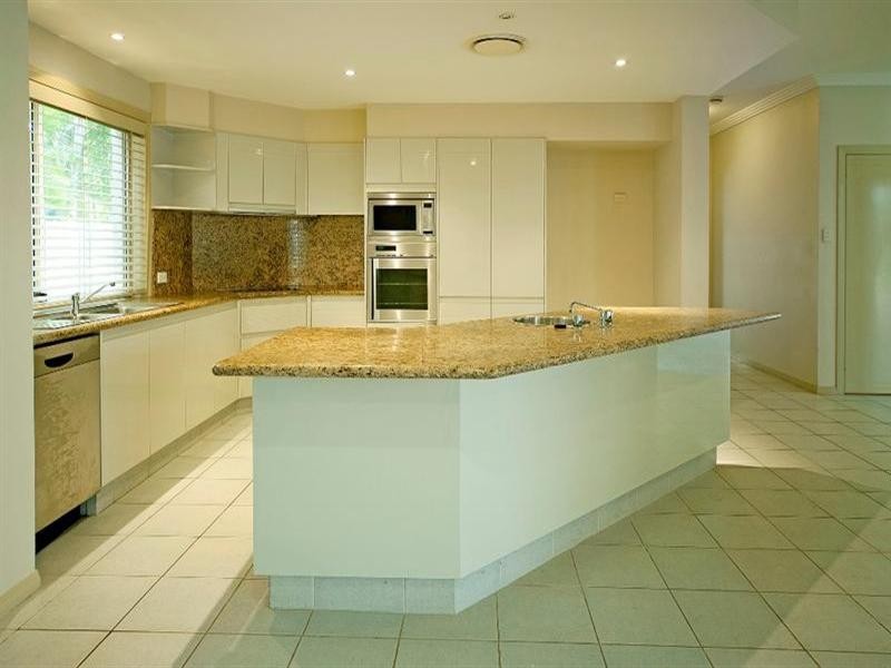 8208 Magnolia Drive, Hope Island QLD 4212