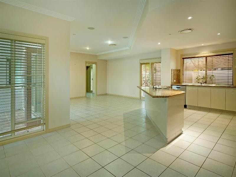 8208 Magnolia Drive, Hope Island QLD 4212