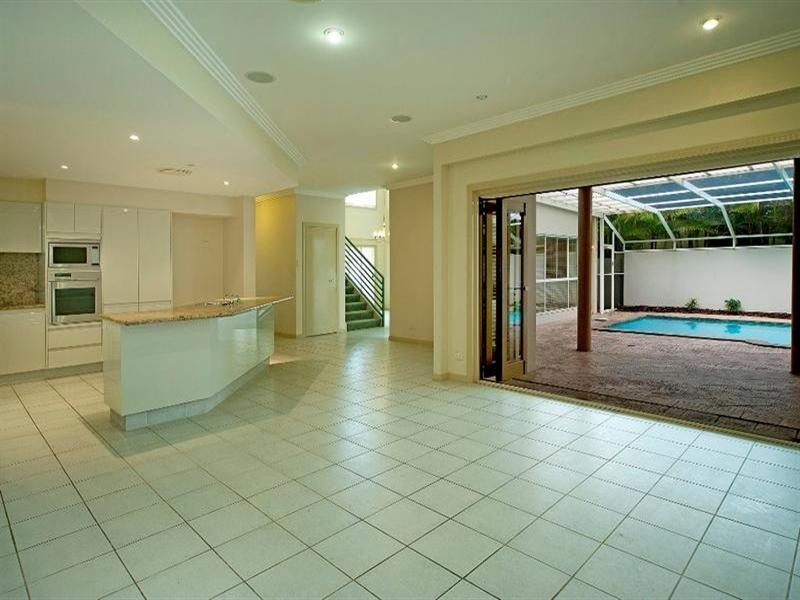 8208 Magnolia Drive, Hope Island QLD 4212