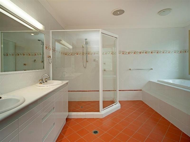 8208 Magnolia Drive, Hope Island QLD 4212