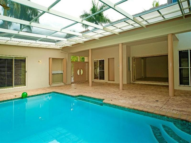 8208 Magnolia Drive, Hope Island QLD 4212