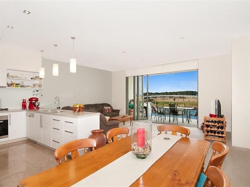 132/3 Pendraat Parade, Hope Island QLD 4212