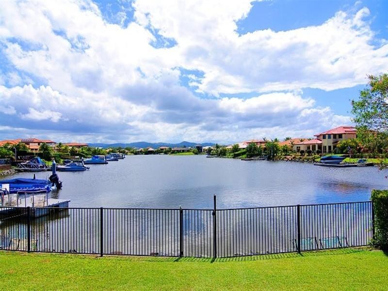 24 John Dalley Drive, Helensvale QLD 4212