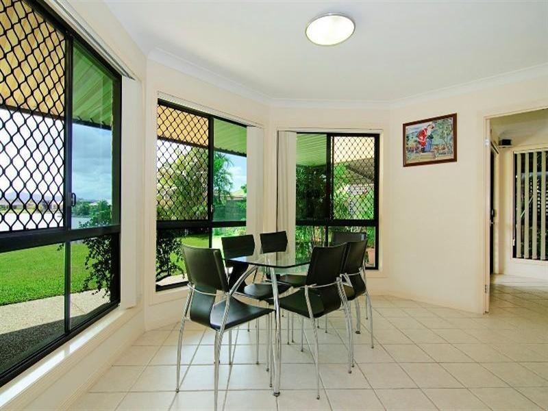 24 John Dalley Drive, Helensvale QLD 4212