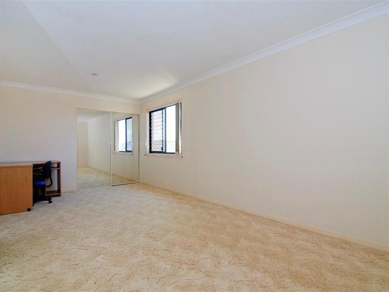 24 John Dalley Drive, Helensvale QLD 4212